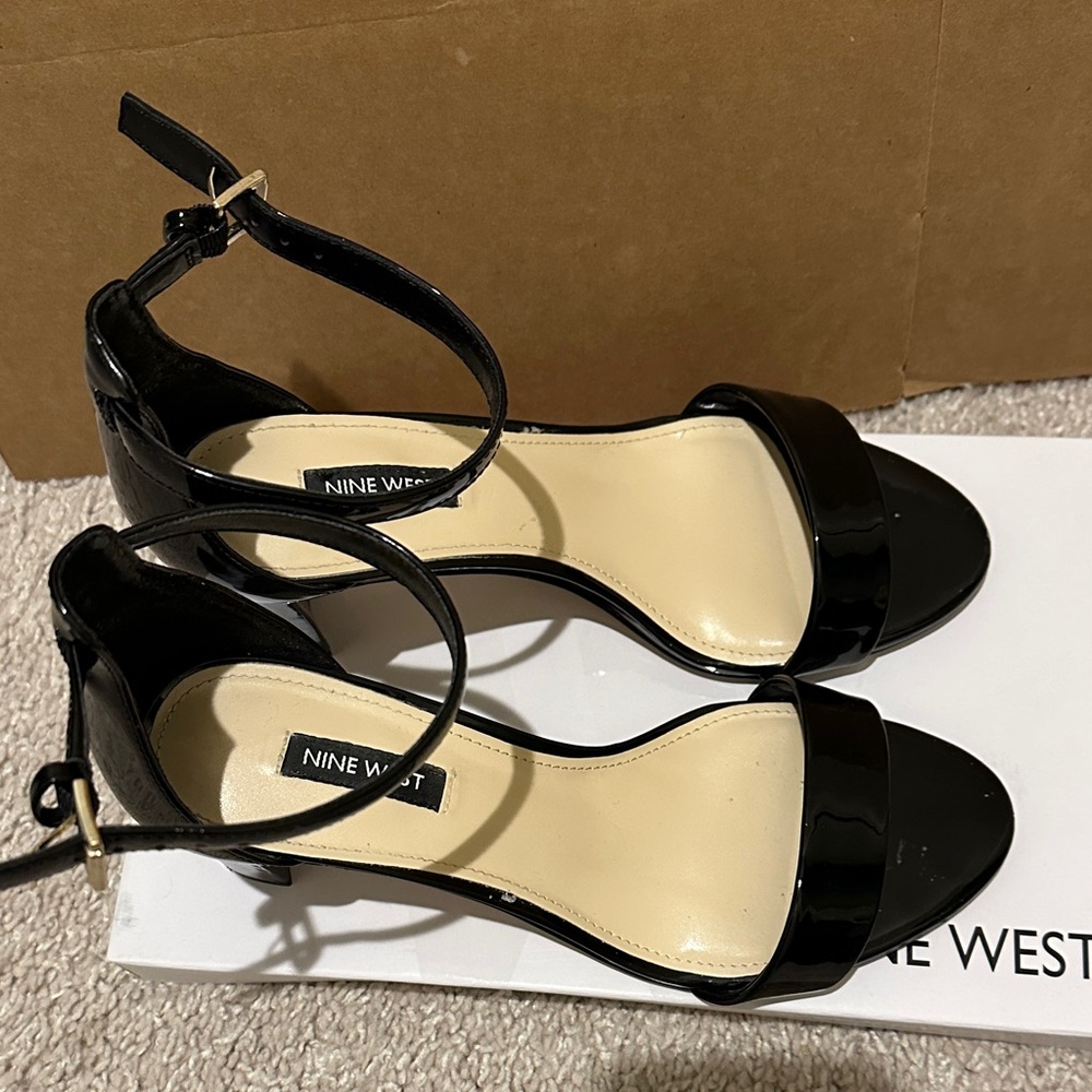 Nine West Black Patent Heels - Picture 2 of 8